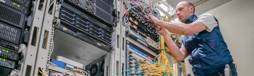 Best 7 Practices for Clean Cable Management in Data Centers