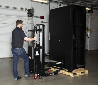 Serverlift_BGoddard_R3A5405 PL-500X platform extension remove rack from pallet